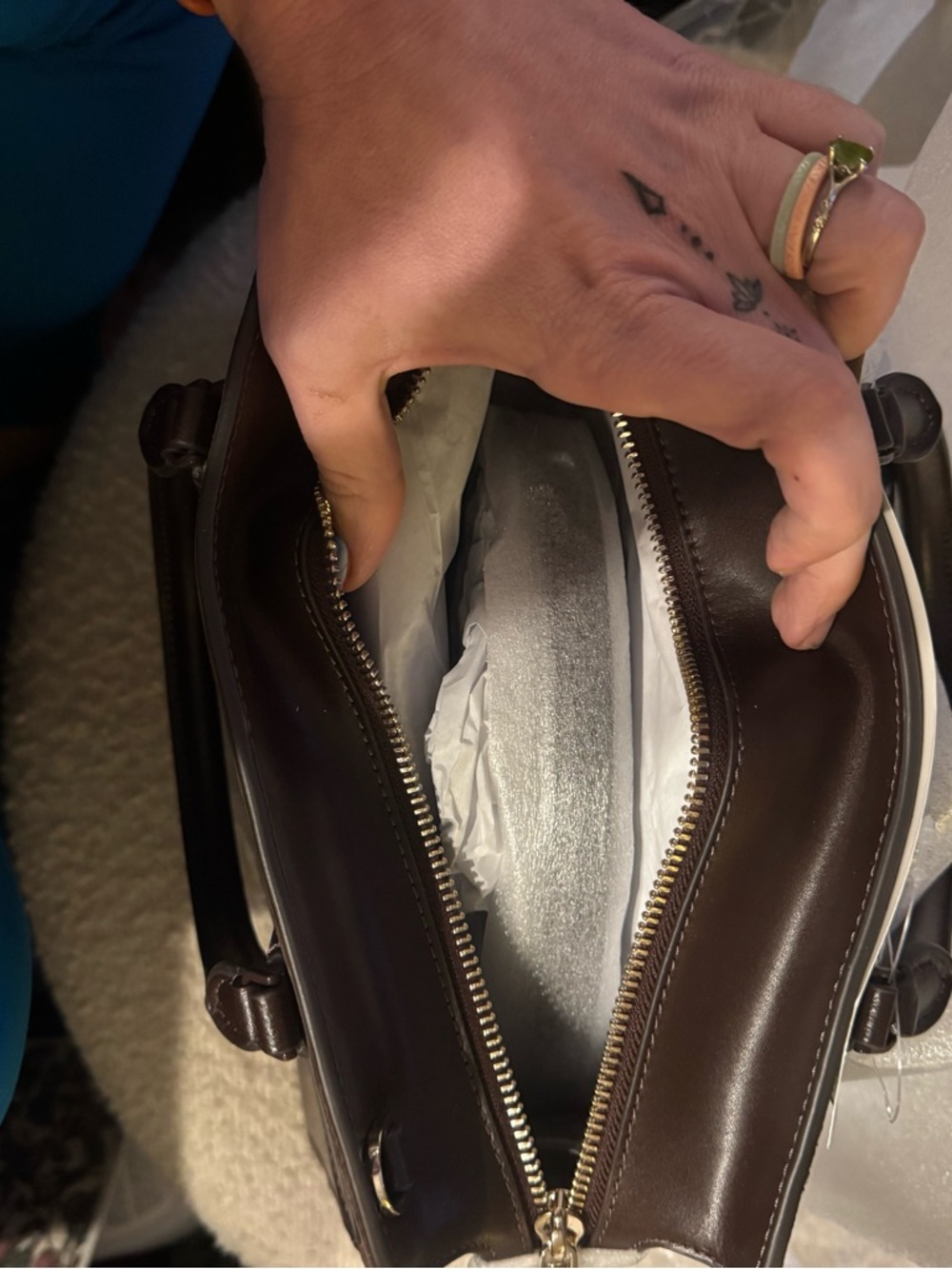 kate spade ♠️ Leather and Suede Satchel with Dual Handles - Picture 4 of 11